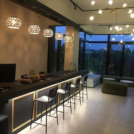 方興top會館 全新包棟電梯民宿 سانكينغ المظهر الخارجي الصورة
